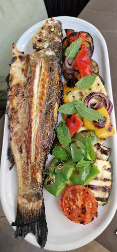 Opinii despre Paradise Garden Hvar în Hvar - Gastronomija i ugostiteljstvo