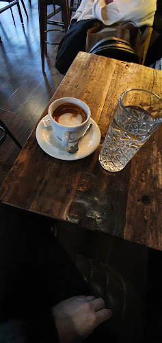 Sherlock Bar - Gastronomija i ugostiteljstvo