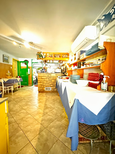 Obala, Fabrika 31, 21450, Hvar