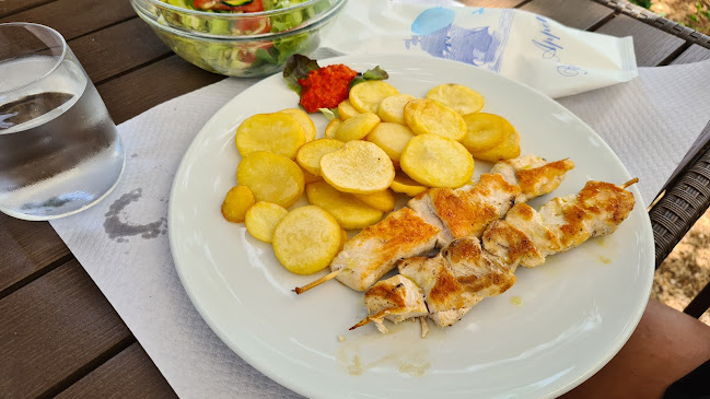 Opinii despre Taverna Marea Restaurant & Summer Grill în Lovrečica - Gastronomija i ugostiteljstvo