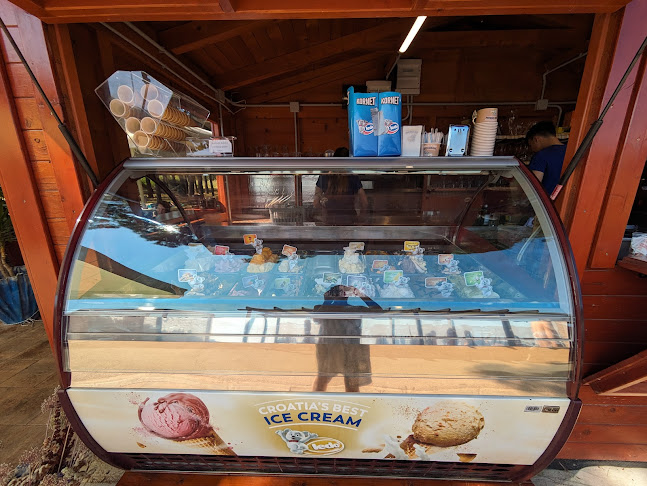 Opinii despre Plaža Karpinjan Lido Bar în Novigrad - Gastronomija i ugostiteljstvo