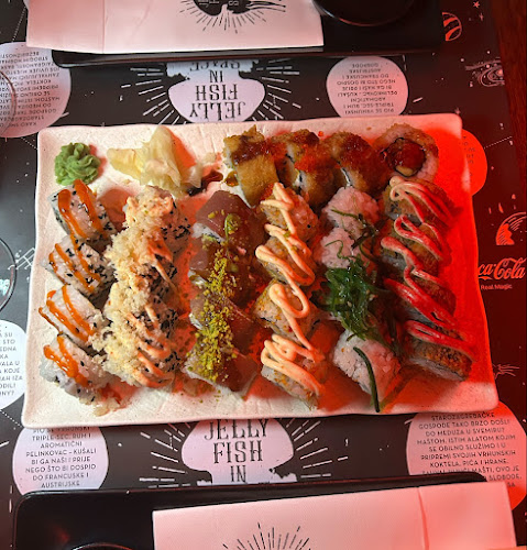 Comentarii opinii despre Jellyfish In Space