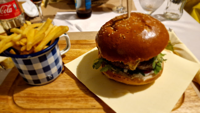 Bistro Vila Marija Splitska Brač - Gastronomija i ugostiteljstvo