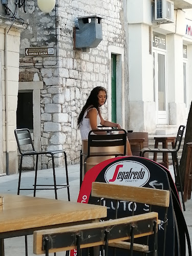 Comentarii opinii despre Pluto’s Burger Bar