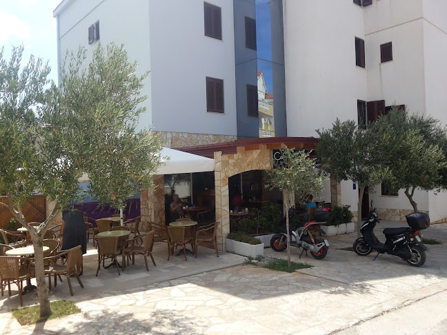Opinii despre Caffe bar Jupi în Novalja - Gastronomija i ugostiteljstvo