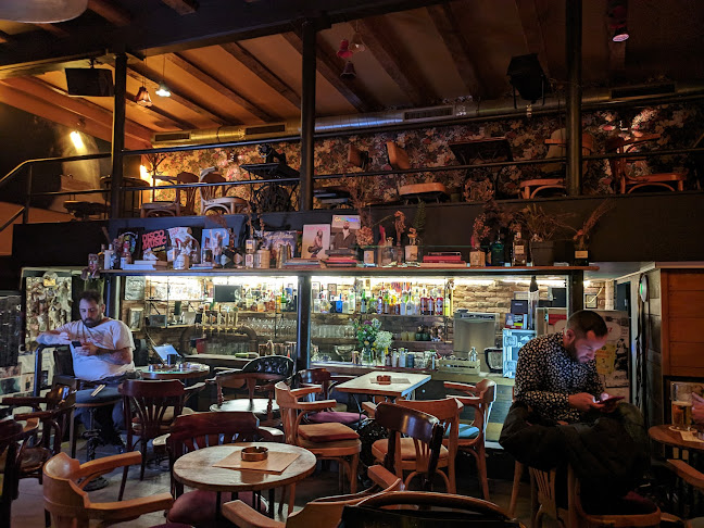 Caffe Bar Corner - Gastronomija i ugostiteljstvo