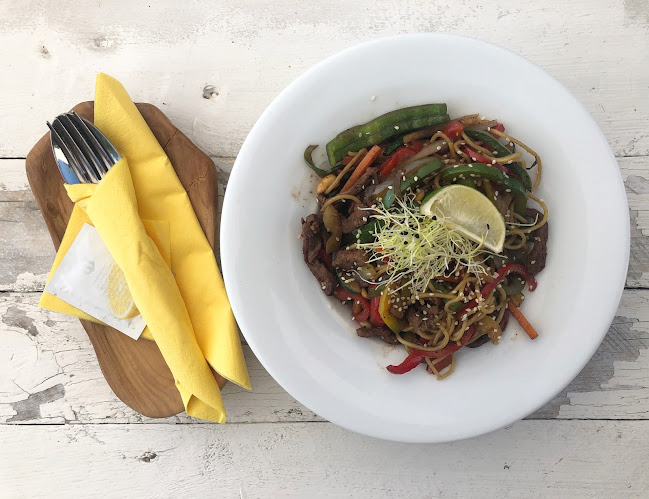 Beach House - Gastronomija i ugostiteljstvo