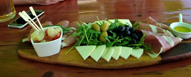 Konoba Kamenjak - Gastronomija i ugostiteljstvo