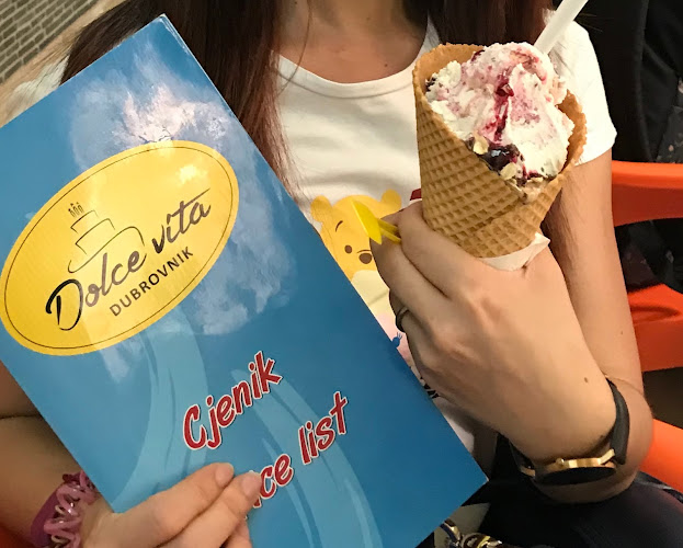 Comentarii opinii despre Dolce Vita