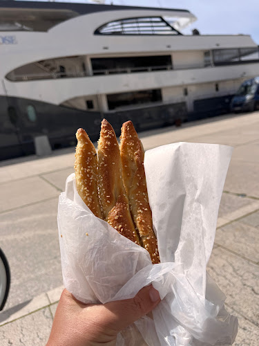 Opinii despre Mini pekara Roland în Trogir - Gastronomija i ugostiteljstvo