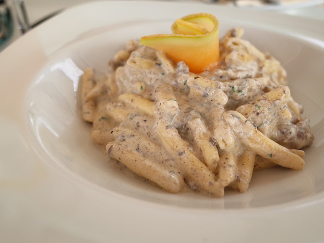 Trg Braće Radić 1, 21000, Split