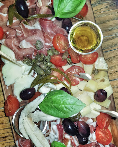 Comentarii opinii despre Coffee & Wine bar NaMaLo (Na Maloj Loži)