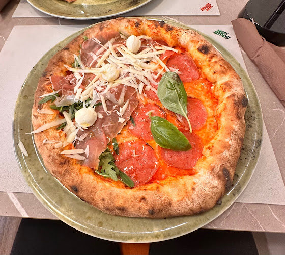 IN FAMIGLIA restaurant pizzeria - Gastronomija i ugostiteljstvo