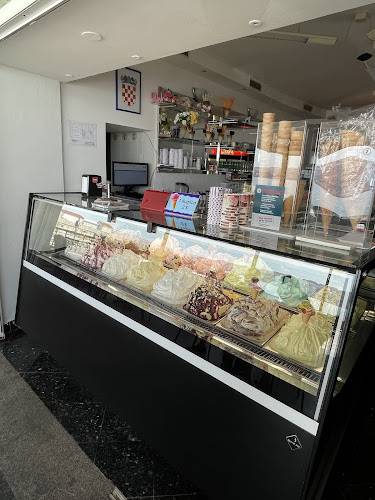 Slasticarna Zlatni Bag - Gastronomija i ugostiteljstvo