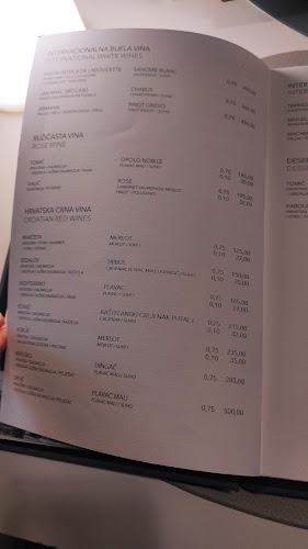 Mala Mora Restaurant & Cocktail Bar - Gastronomija i ugostiteljstvo