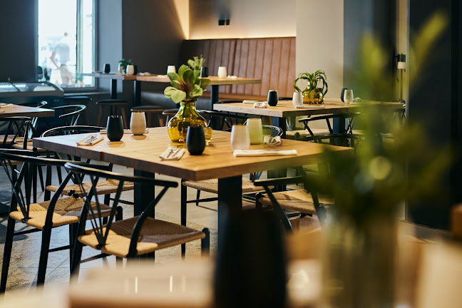 Half 8 Restaurant, Novigrad