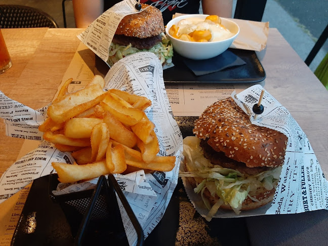 Submarine Burger Bundek