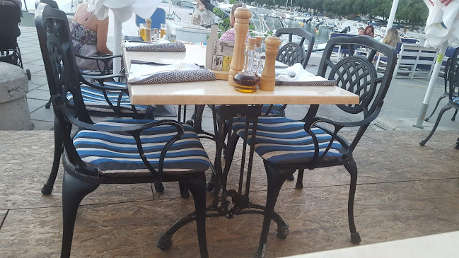 Cafee & Bar Marina Novi