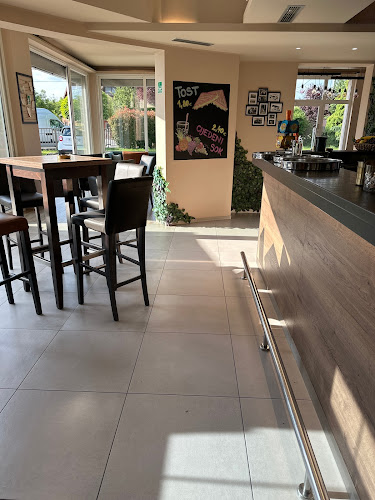 Comentarii opinii despre Inela Caffe Bar