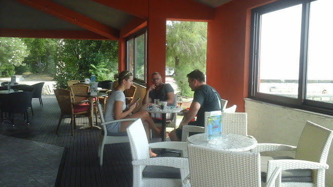 Opinii despre Beach Bar Palace în Kaštel Stari - Gastronomija i ugostiteljstvo