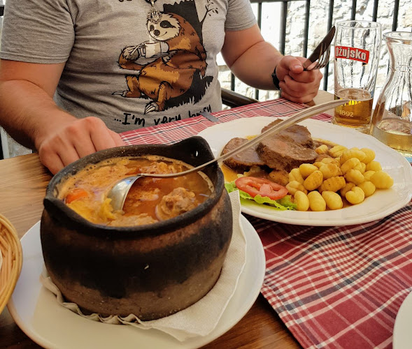 Ul. Svetog Jurja 7, 22202, Primošten