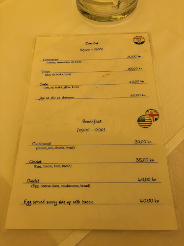 Riva 31, 21460, Stari Grad