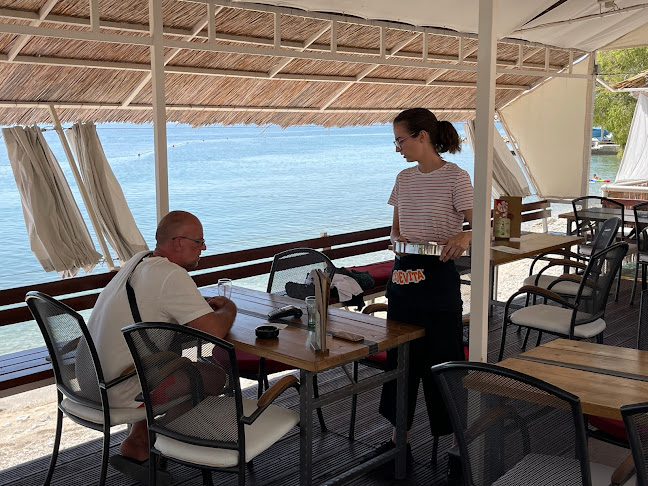 Šetalište Dr. Nike Andrijaševića 5, 21330, Gradac