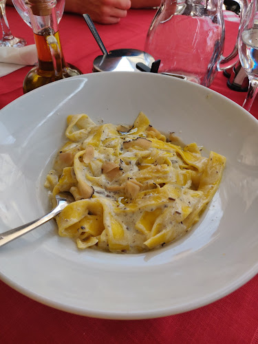 Pizzeria i spaghetteria Luna Rossa - Gastronomija i ugostiteljstvo