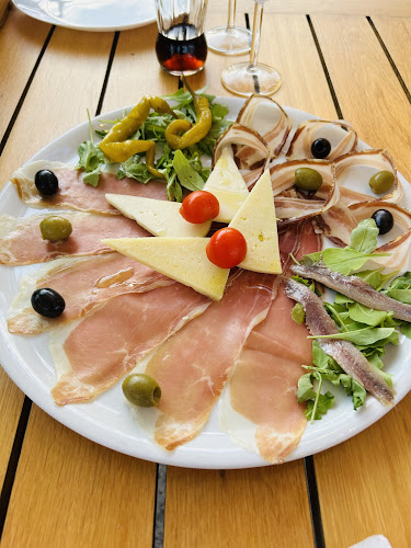 Ul. Petra Kuničića 3, 21460, Stari Grad