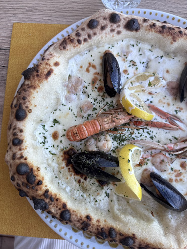 Comentarii opinii despre Bistro Yacht club