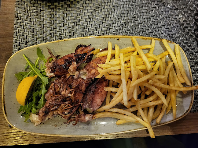 Opinii despre Konoba Pizzeria Lanterna în Kaštel Novi - Gastronomija i ugostiteljstvo