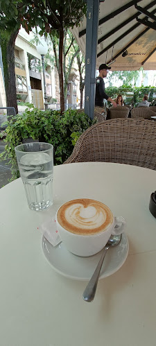 Trg hrvatskih velikana 1, 10000, Zagreb