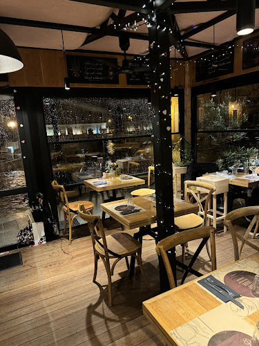 Trattoria Mandrać - Gastronomija i ugostiteljstvo