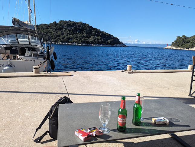 Opinii despre Triton Restaurant în Lastovo - Gastronomija i ugostiteljstvo