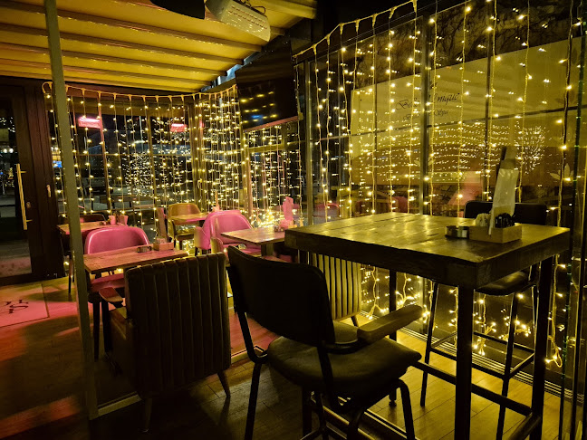 Sherlock Bar - Gastronomija i ugostiteljstvo