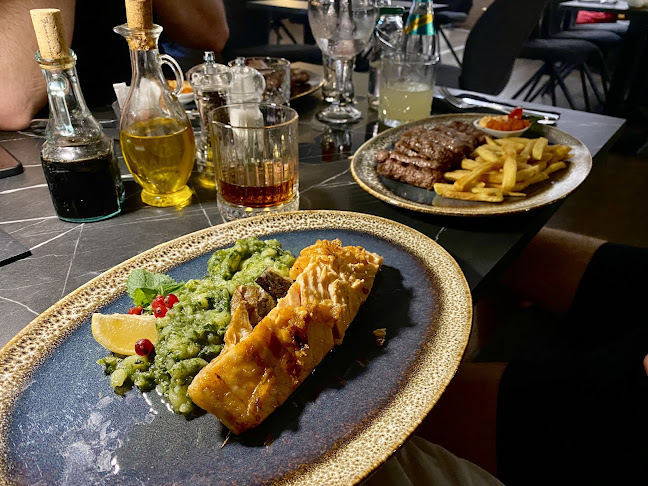 Riva 6, 51000, Rijeka