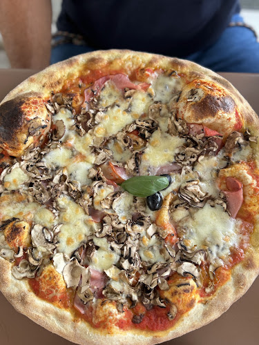 Opinii despre Pizzeria Veža în Zagreb - Gastronomija i ugostiteljstvo