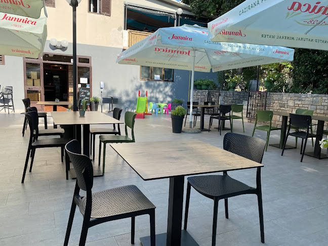 Restaurant Torre Fleisch- u. Fischgerichte, Pasta, Risotto - Tar