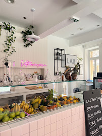 Opinii despre LAB cold press and salad mess în Rovinj - Gastronomija i ugostiteljstvo