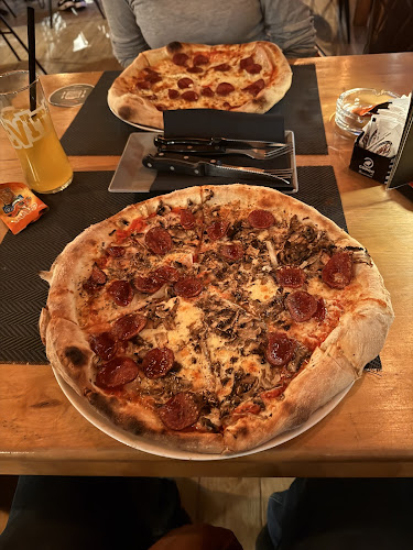 Opinii despre Pizza bar Davos în Osijek - Gastronomija i ugostiteljstvo