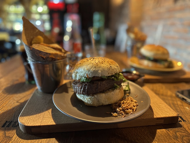 Opinii despre Ožujsko Pub Zaobilaznica în Pula - Gastronomija i ugostiteljstvo