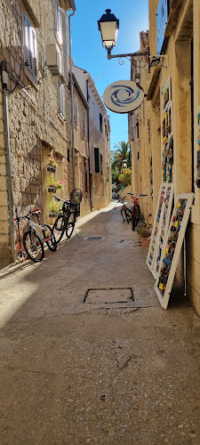 Ul. Matije Gupca 1, 21480, Vis