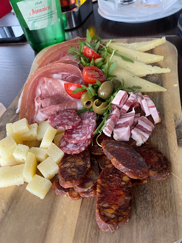 Restoran Spinnaker Marina Kaštela - Gastronomija i ugostiteljstvo