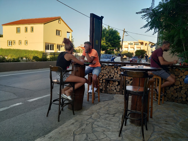 Fast Food & Pizza Lucky Vir