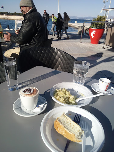 Opinii despre Caffe Bar Lanterna în Supetar - Gastronomija i ugostiteljstvo