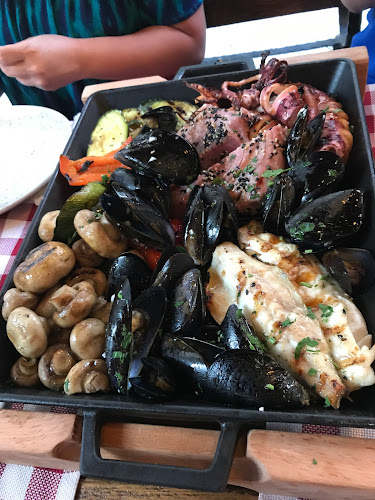 Trg Braće Radić 2, 21000, Split