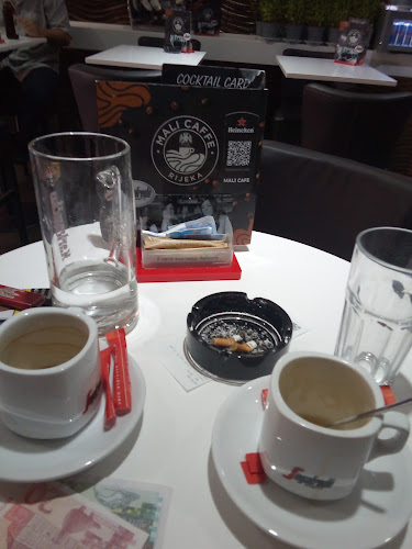 Comentarii opinii despre Mali Caffe