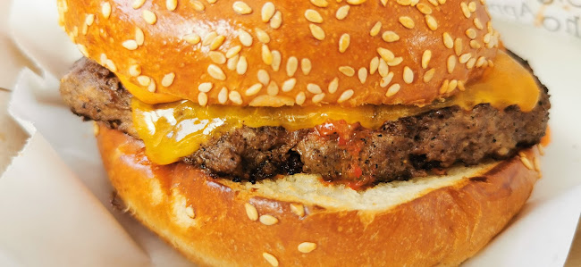 Comentarii opinii despre Burger Institute- Institut za burgere