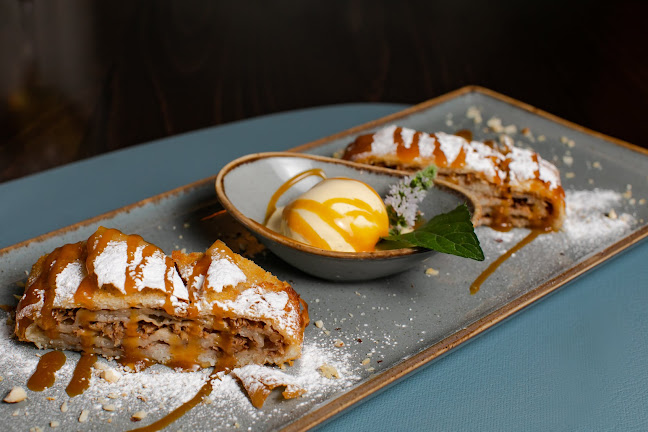 Mala Mora Restaurant & Cocktail Bar