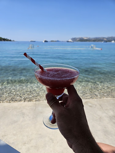 Opinii despre Beach Bar COOL în Cavtat - Gastronomija i ugostiteljstvo